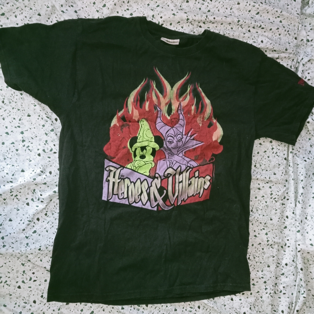 Disney Heroes & Villains Graphic Tee - Black and Red